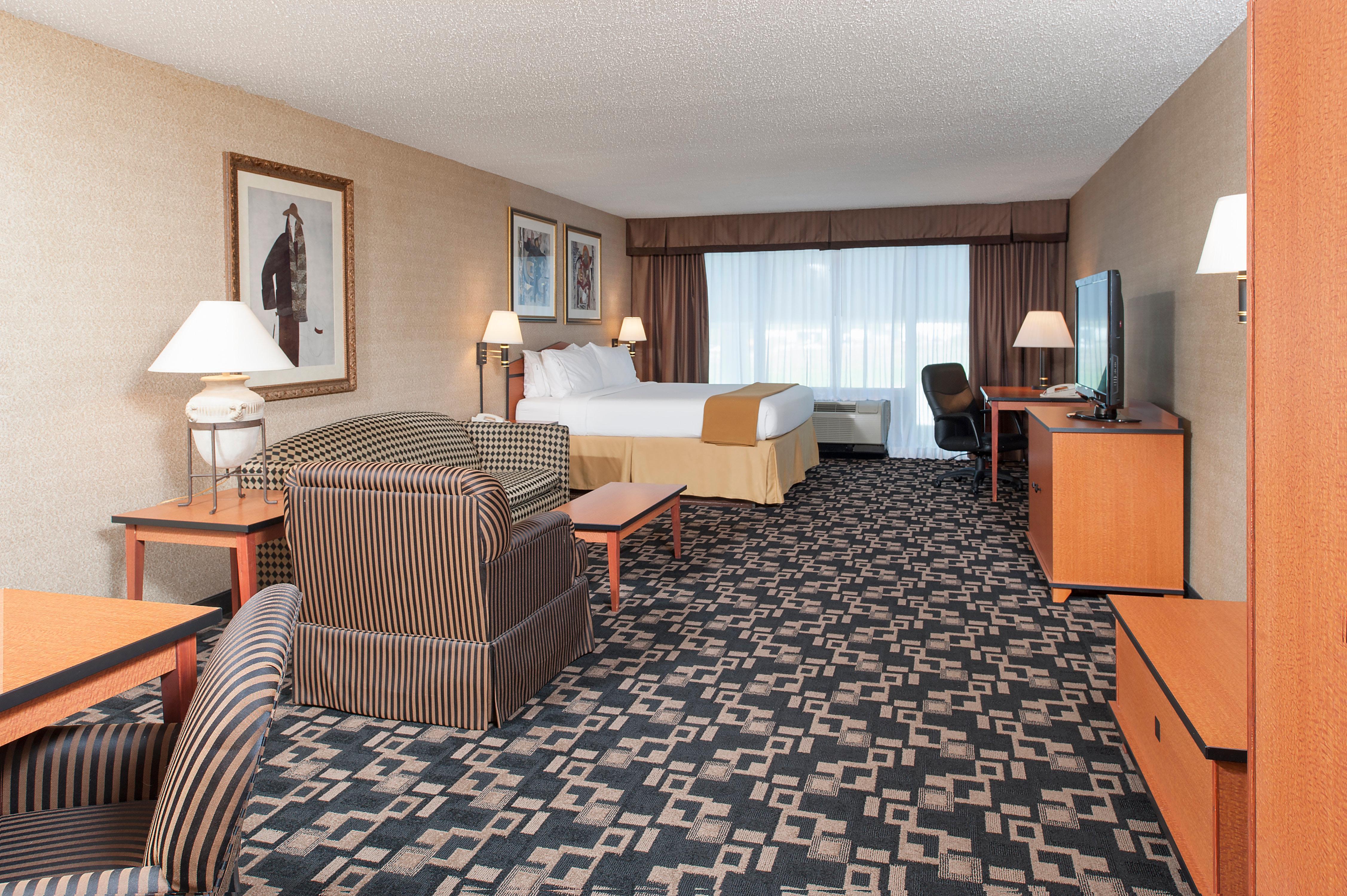 Holiday Inn Express Hotel & Suites Гринвуд Экстерьер фото